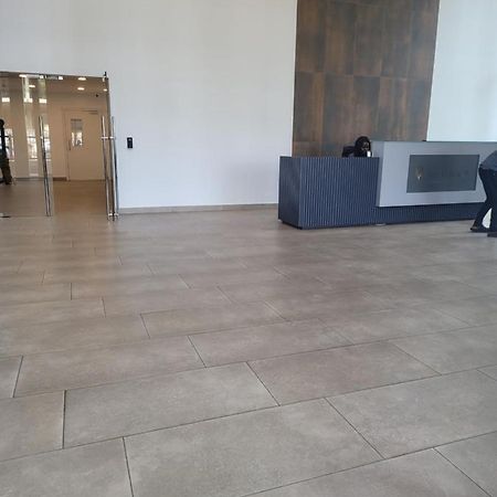 אקרה Rt Properties @ The Lennox Airport Residential מראה חיצוני תמונה