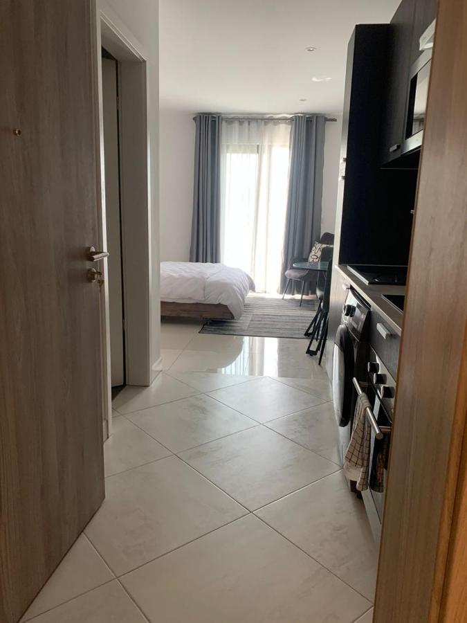 אקרה Rt Properties @ The Lennox Airport Residential מראה חיצוני תמונה
