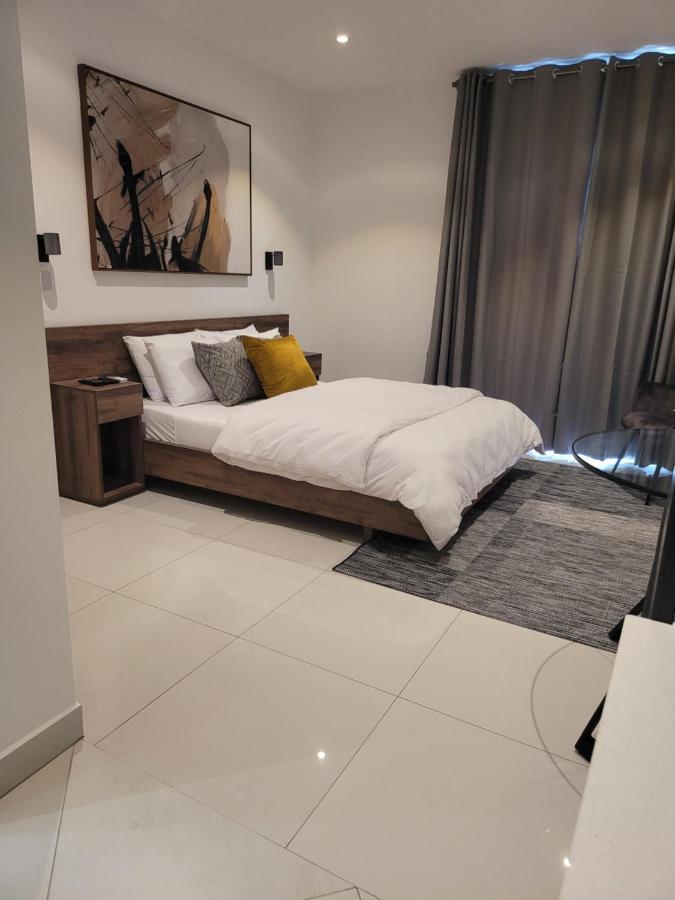 אקרה Rt Properties @ The Lennox Airport Residential מראה חיצוני תמונה