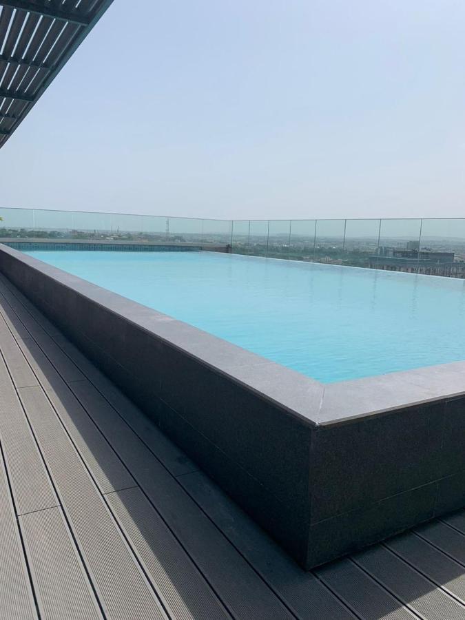 אקרה Rt Properties @ The Lennox Airport Residential מראה חיצוני תמונה
