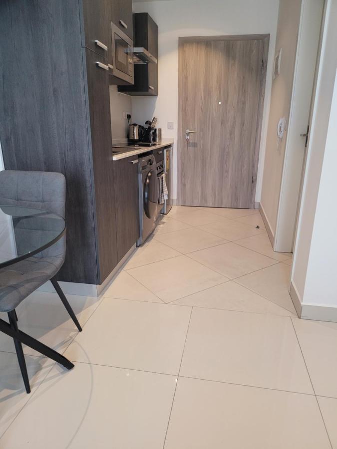 אקרה Rt Properties @ The Lennox Airport Residential מראה חיצוני תמונה