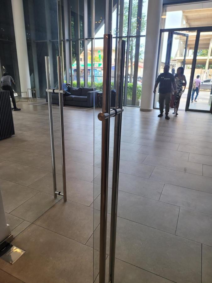 אקרה Rt Properties @ The Lennox Airport Residential מראה חיצוני תמונה