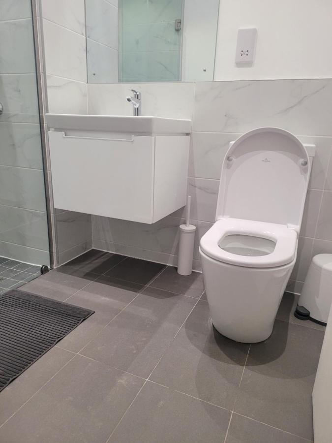 אקרה Rt Properties @ The Lennox Airport Residential מראה חיצוני תמונה