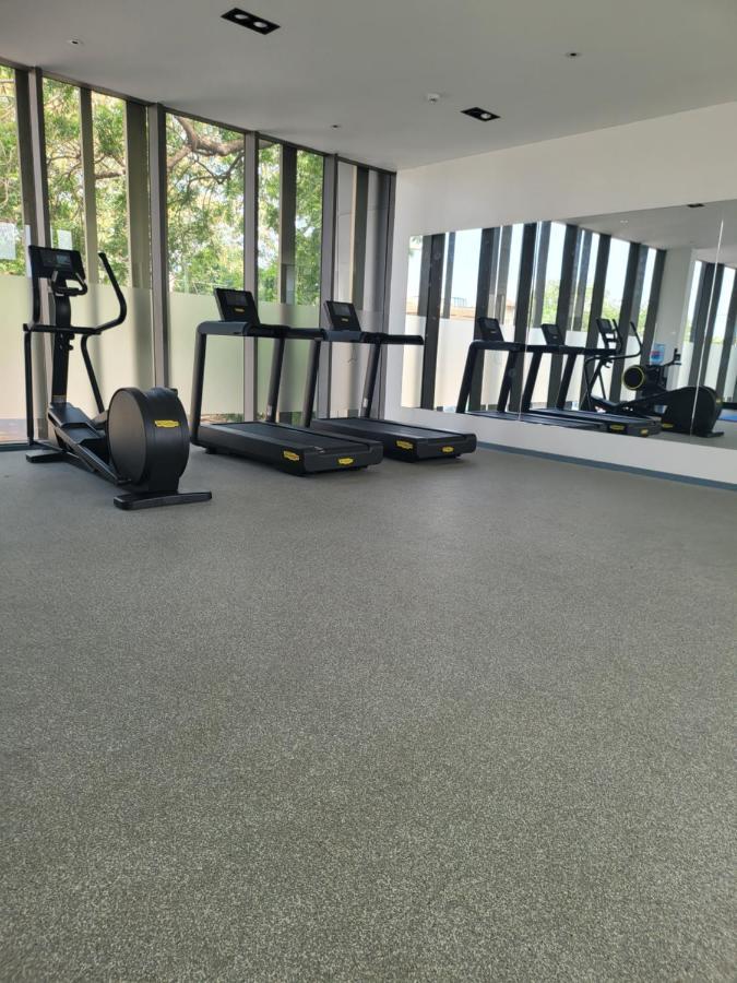 אקרה Rt Properties @ The Lennox Airport Residential מראה חיצוני תמונה