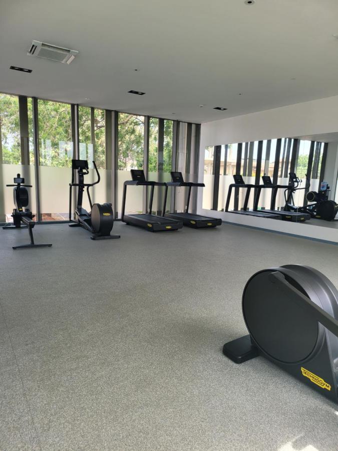 אקרה Rt Properties @ The Lennox Airport Residential מראה חיצוני תמונה