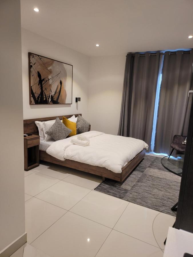 אקרה Rt Properties @ The Lennox Airport Residential מראה חיצוני תמונה
