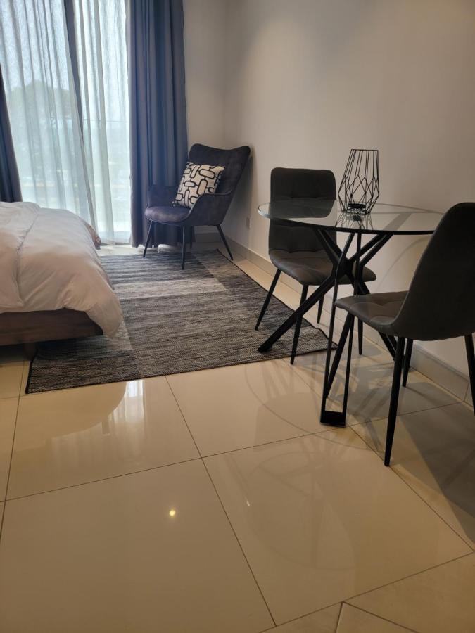 אקרה Rt Properties @ The Lennox Airport Residential מראה חיצוני תמונה