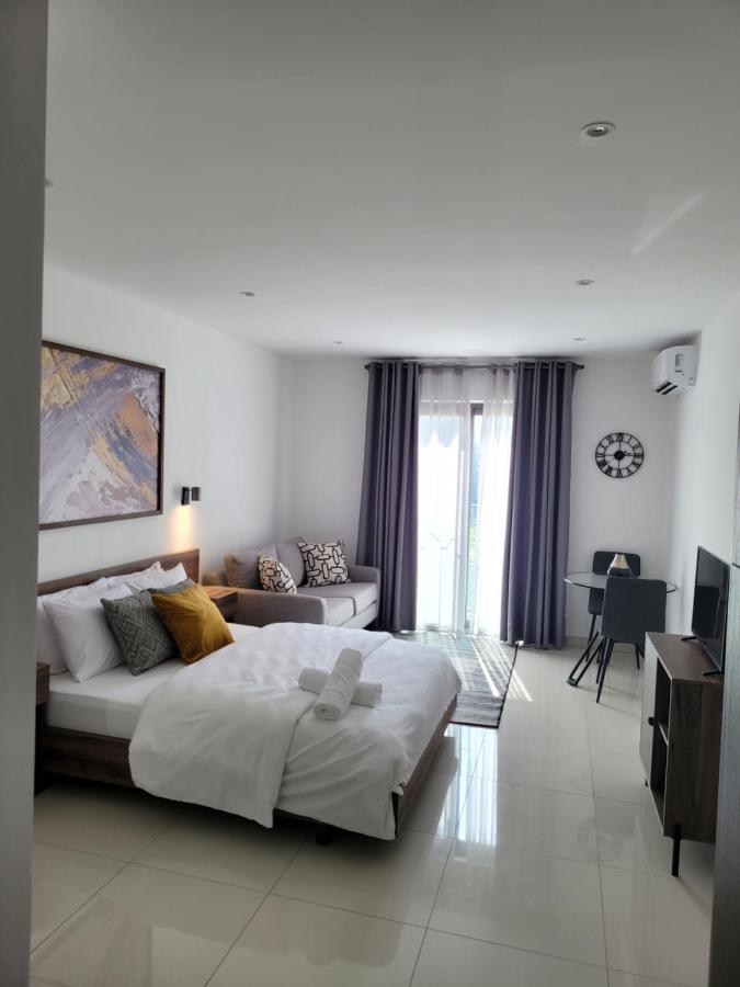 אקרה Rt Properties @ The Lennox Airport Residential מראה חיצוני תמונה
